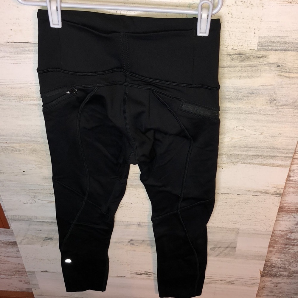 Lululemon Athletica black Capri ankle leggings size 2 gym work out legging​​
